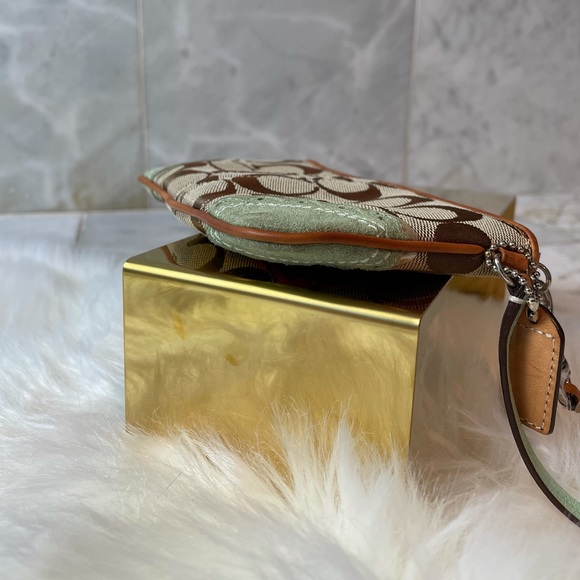 🐠RARE COACH Fish Coral Wristlet Clutch in Teal - Picture 4 of 11